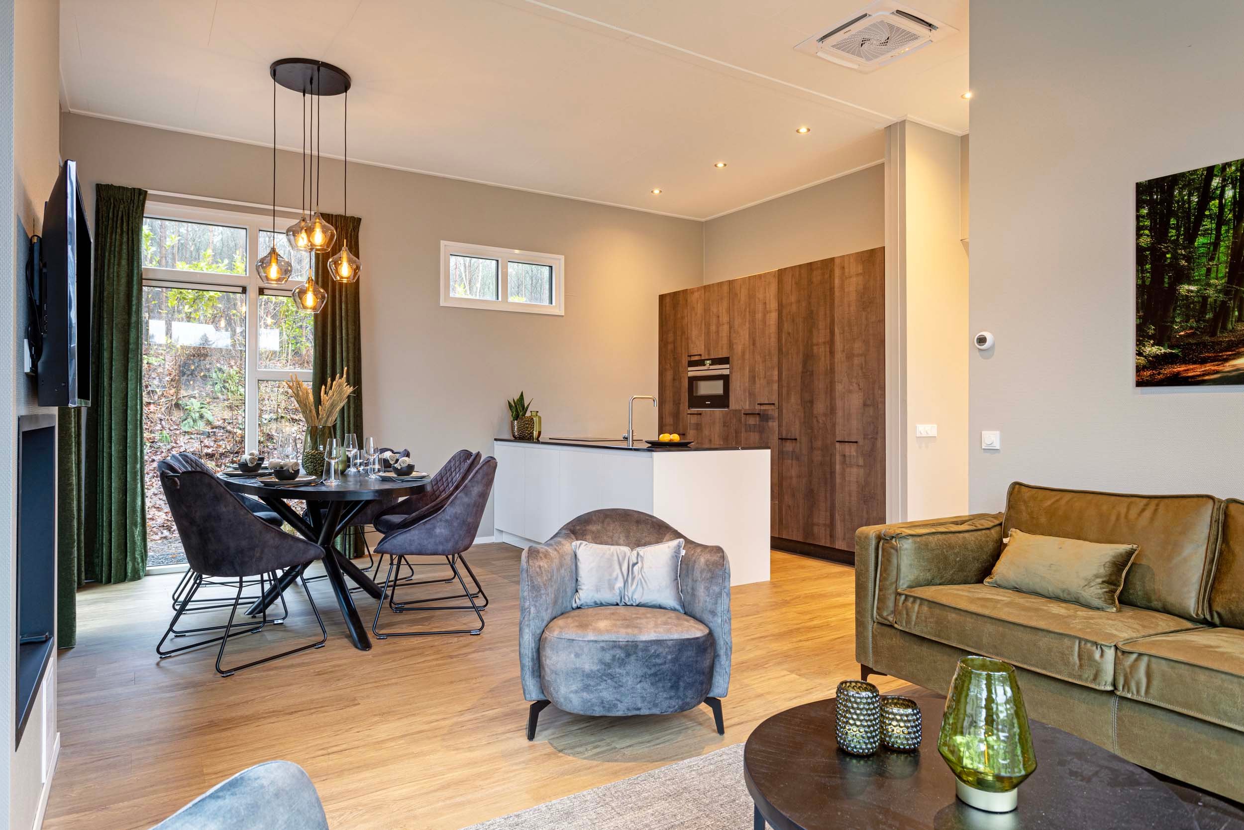 Recreatiepark Beekbergen - Belvedere 6 personen - 79A - Interieur - Woonkamer - 5