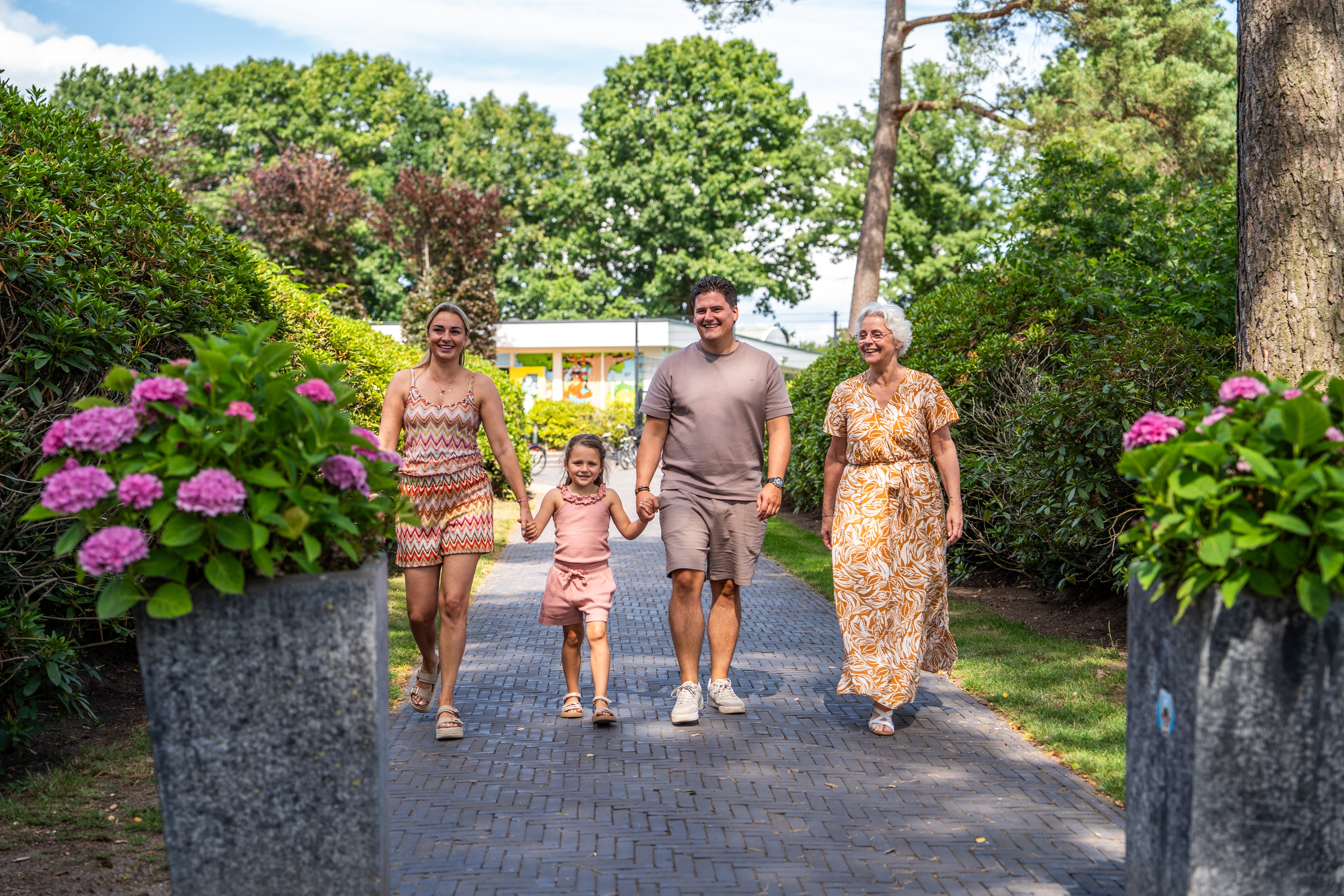 Recreatiepark t Gelloo - Vakantiegasten wandelen-19