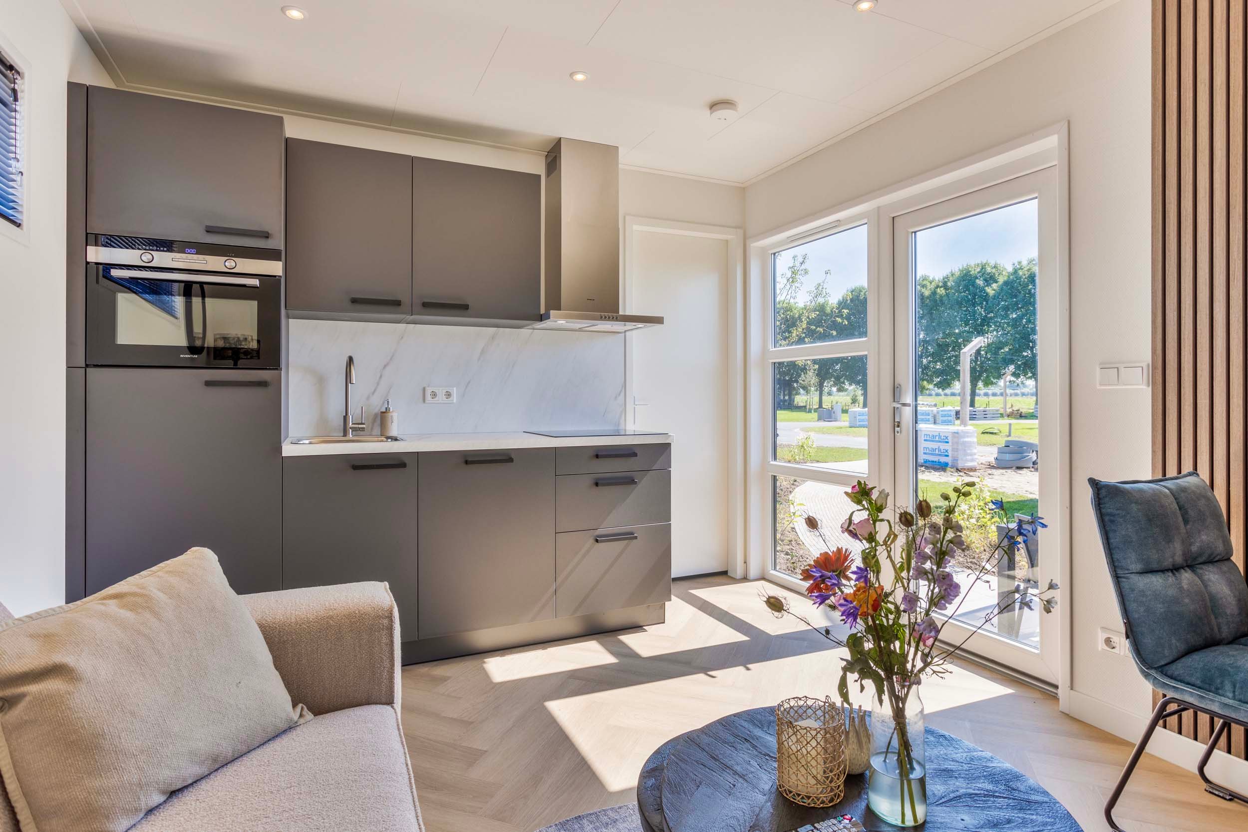 Resort Lexmond - Tiny House type B 3 personen - Interieur - Keuken - 2
